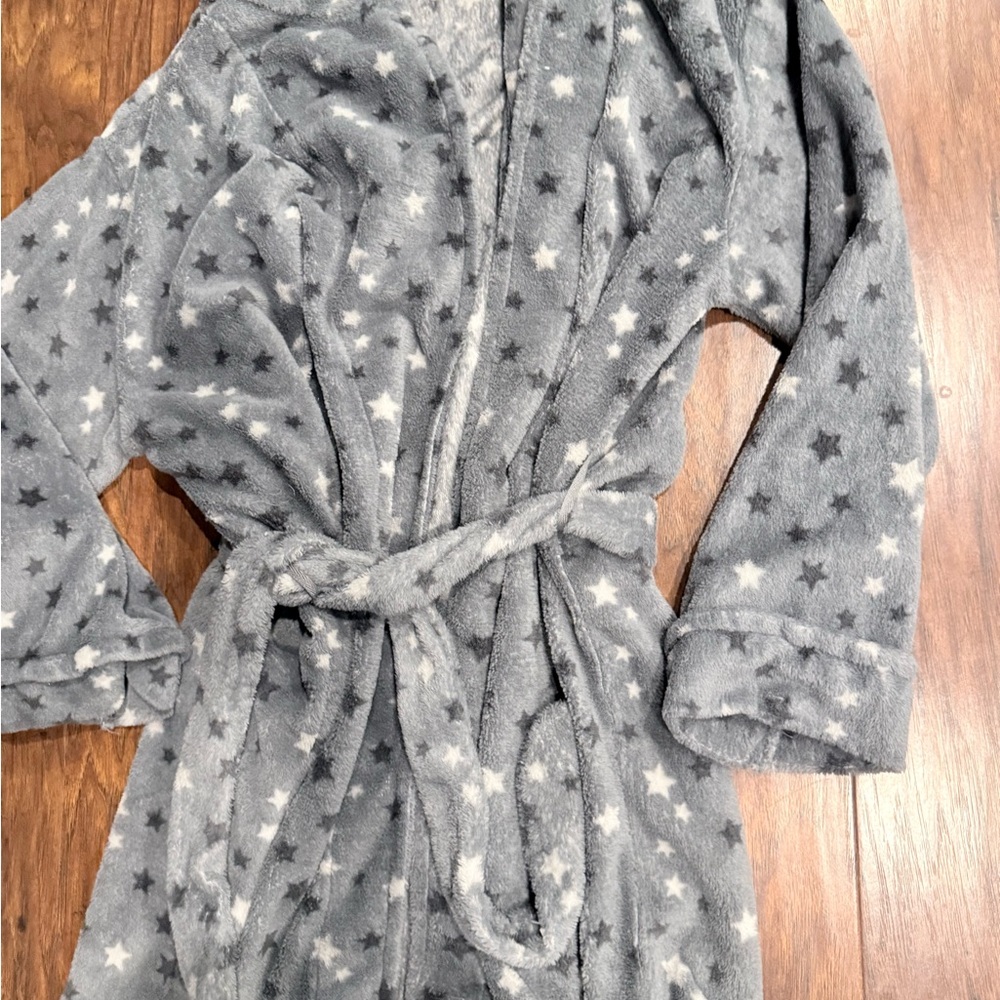 Cozy Star Patterned Gray Robe - Picture 3 of 5